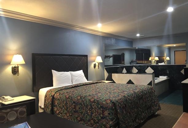 La Mirage Inn LAX Airport