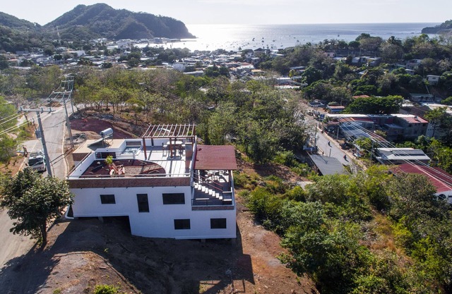 La Niña, new downtown luxury house in San Juan del Sur, spectacular view !