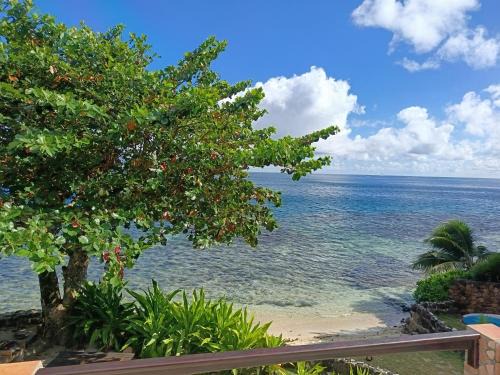 La PERLE de MOOREA Suite Parentale BORD DE LAGON baie d'OPUNOHU