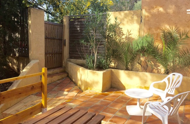 La Petite Maison D'athénopolis