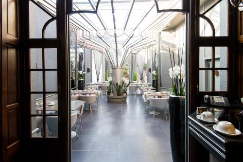 La Reine Hôtel & Restaurant