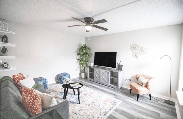 La Riviere 2 bedroom # 1403