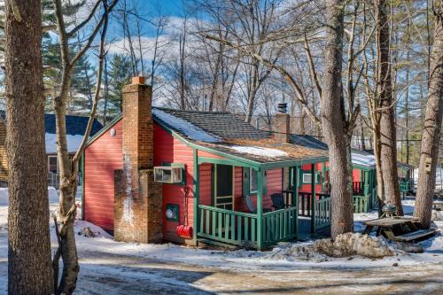 Laconia Studio with Porch - Near Weirs Beach!