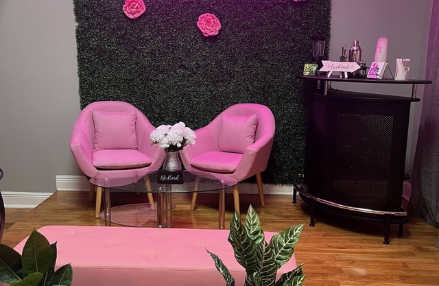 Lady B's Place-5-10 Min from Bywater & QTRs with O/S Parking