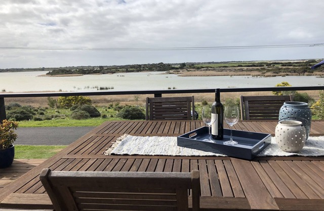 Lagoon View Lodge - a waterfront retreat