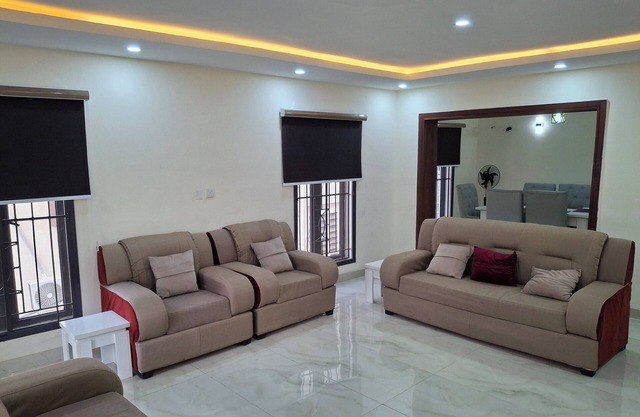 Lagos Luxury Residence, Opebi