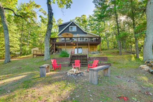 Lake Access and Dock Remote Mio-Area Cottage