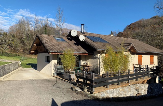 Lake Annecy superb comfortable villa near ski resorts mountain view