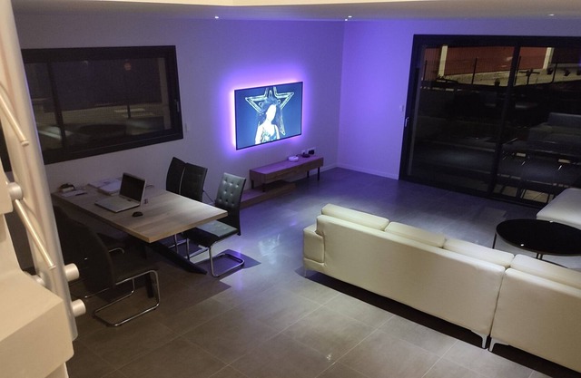 Lake Annecy wild and historic side 5 minutes from the beach