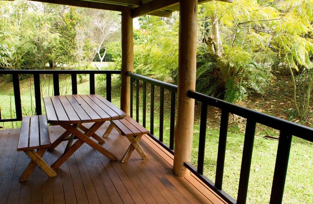 Lake Eacham Tourist Park & Self Contained Cabins