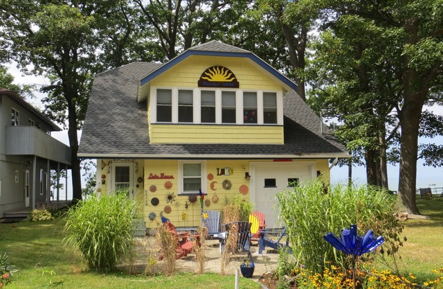 Lake Erie Waterfront with sunset views !