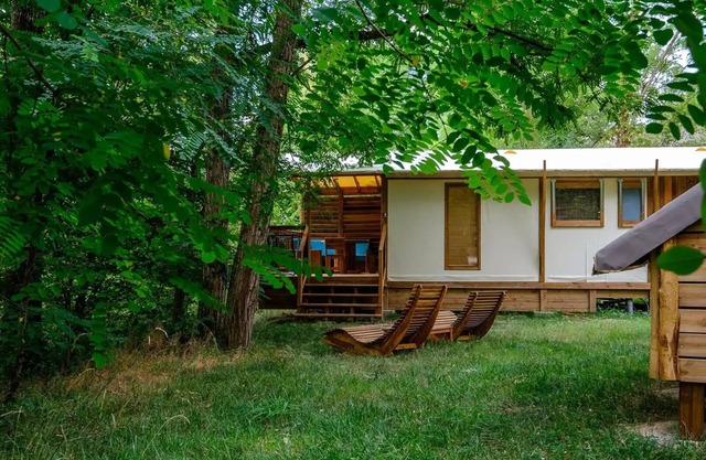 Lake Lodge - 2 Schlafzimmer - 1 Badezimmer + 1 Mini Lodge 1 Schlafzimmer 6 Personen