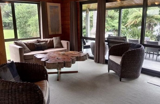 Lake Haven - Lake Edge