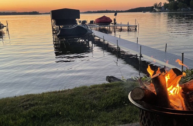 Lake House Retreat/Weekend Get Away