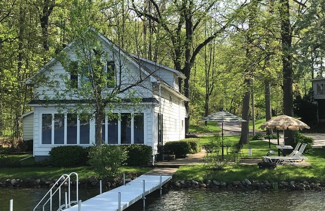 Lake James Red Sands Beach Family friendly Getaway.