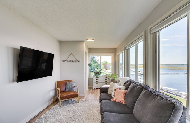 Lake Mary Cottage w/Private Beach & Boat Dock