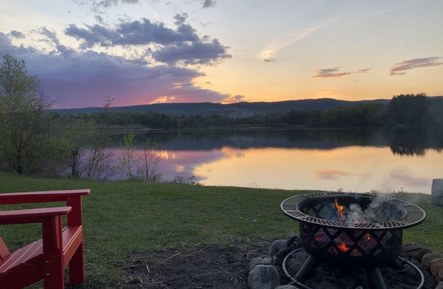 Lake Mayfield Retreat - Beautiful Lakefront Property!