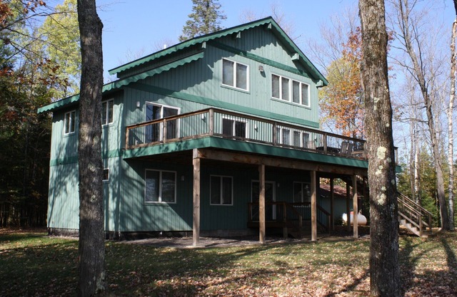 Lake Namakagon Sunrise Cove~Unwind & Reconnect. Private dock, 2 kayaks, row boat