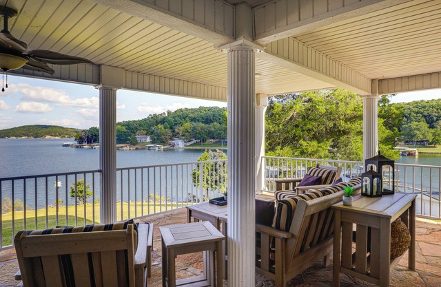 Lake of the Ozarks Haven w/Decks, Dock & Kayaks!