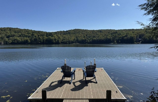 Lake Raponda Cottage- Dock, Kayaks, Paddleboard