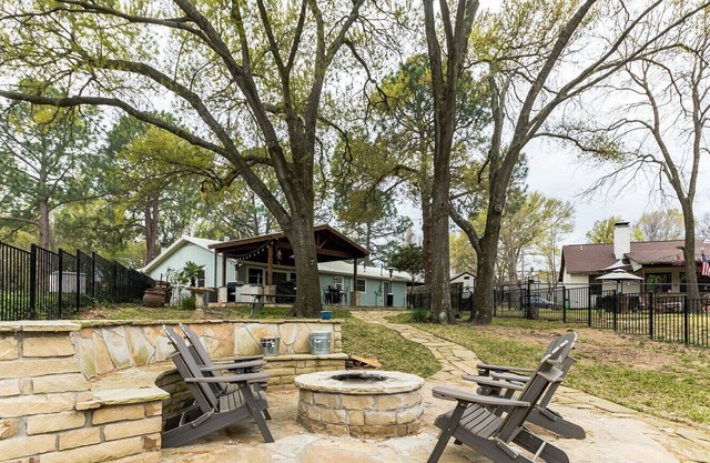 ☆Lake Side Getaway☆ Family Ready | Ace Location