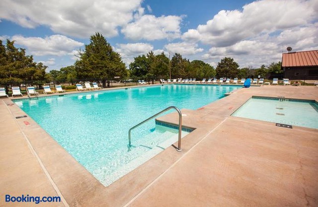 Lake Texoma Camping Resort Cabin 4