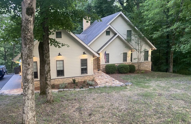 LAKE VIEW GETAWAY: On Barren River Lake, Great for Groups, 2 Decks,