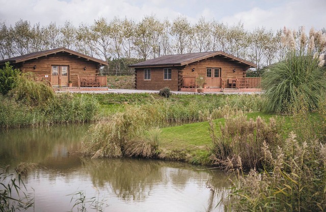 Lake View Lodges - 25074