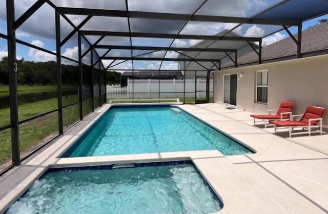 🏡 Lake View Retreat | South-Facing Pool, Spa & Game Room – Quiet Community