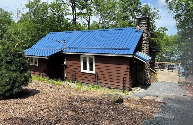 Lake Wallenpaupack Cottage with Private Dock, Kayak and Paddle Boards