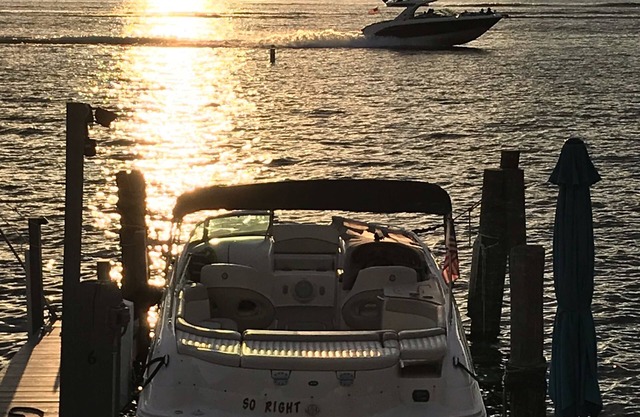 Lake Winnipesaukee, 2 Bdrm, large deck, fantastic view of Paugus Bay in Laconia