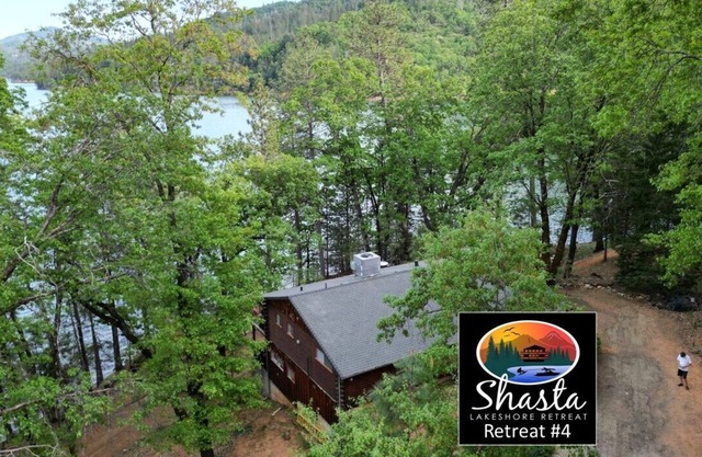 Lakefront #1 Cabin on Acre, Kayaks, Paddle Boards - Shasta Lakeshore Retreat #4