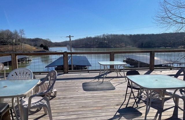Lakefront cabin at Lake Barkley