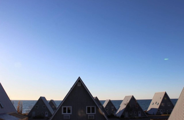 Lakefront Chalet #23 w/Beach Access, Pools, Sport Courts, Fishing Pond & more!