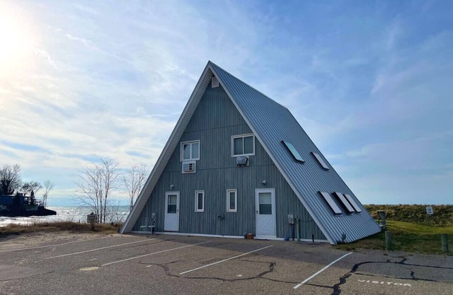 Lakefront Chalet #2 with Beach Access, Pools, Sport Courts, Fishing Pond & more!