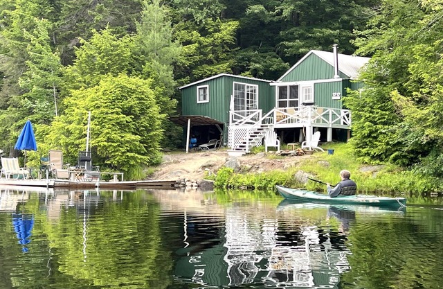 Lakefront Cottage in a Quiet, Beautiful Location