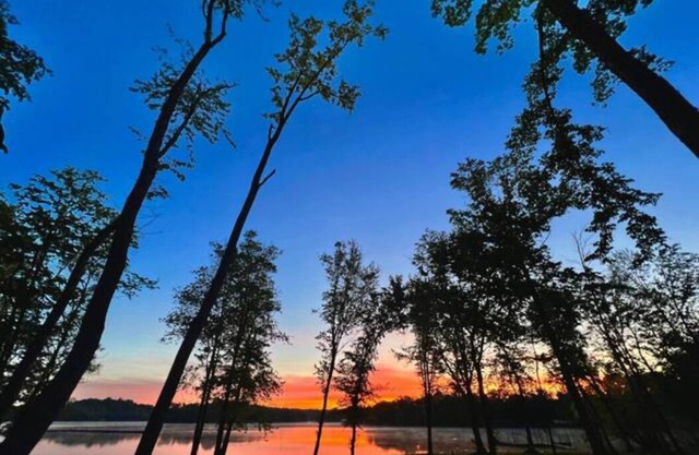 Lakefront Cozy Chalet 2 - Bring the Dog