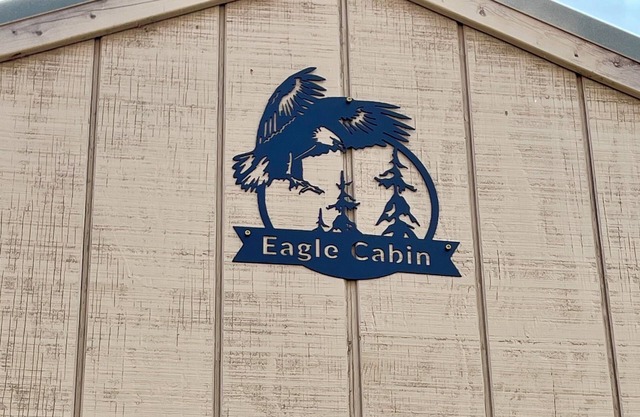 Lakefront "Eagle" Cabin just steps away from Grand Lake. Eagle Cabin