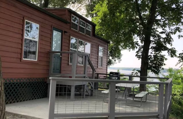 Lakefront Family Fort 81 - Dog Friendly