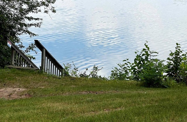 🔥 Lakefront Fast Wi-Fi Laundry Fire Pit Grill Extended Stay Travelers