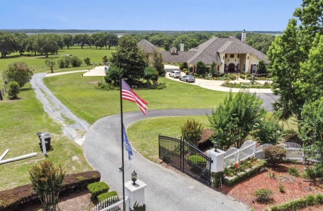 Lakefront Guesthouse on 230 Acres - Very Private - Connect with Nature in style!