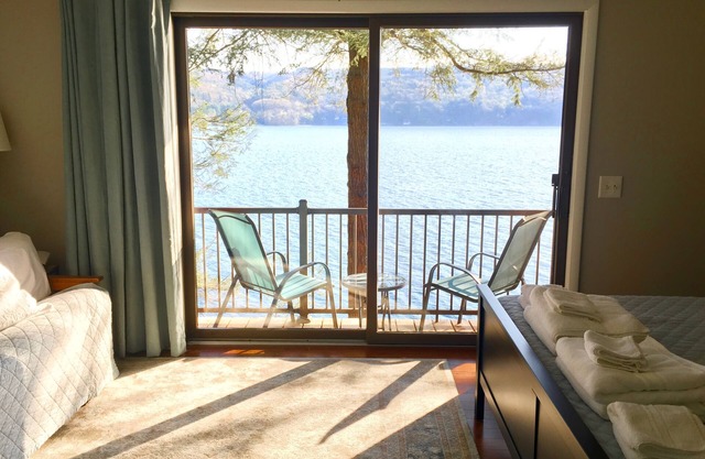 Lakefront home on 380' of secluded forested frontage,Lake Pines-Skaneateles Lake