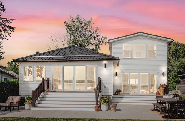 Lakefront Luxe | Dock, Kayaks & Modern Design