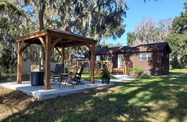 Lakefront Magic Wilderness Cabin