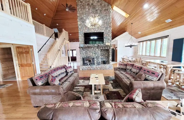 Lakefront - Private Resort. Amazing!