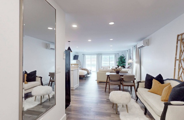 Lakefront retreat at out stylish studio apartments!