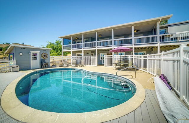 Lakeport Home w/Stunning Lake & Mountain Views