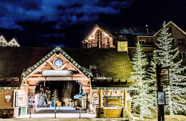 Lakeside Condo in Keystone, Mountain & Lake Views, Walk to Shops, Restaurants