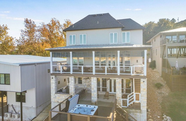 Lakeside Dreamhouse I Lake, Hot tub, Dogs