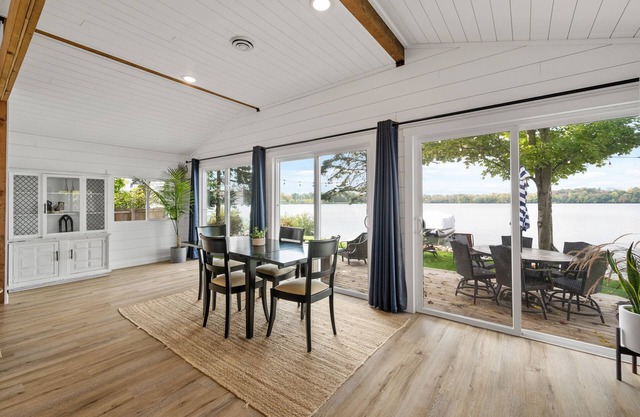 Lakeside Haven Beautiful View 45 Mins From MPLS